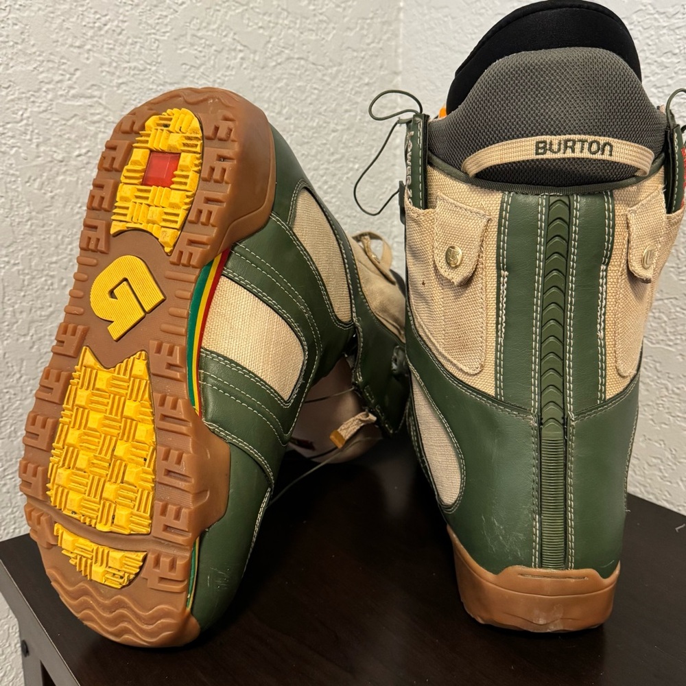 Burton Ruler Green and Tan Snowboard Boots - Picture 8 of 9